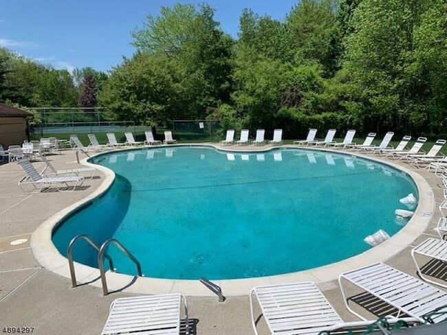 38 Park St-Unit -5F in Florham Park, NJ - Building Photo - Building Photo