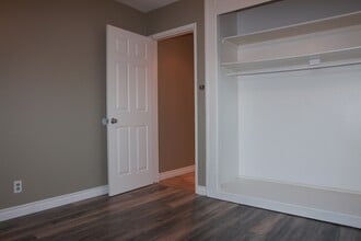 12029 Gridley Rd in Norwalk, CA - Foto de edificio - Building Photo