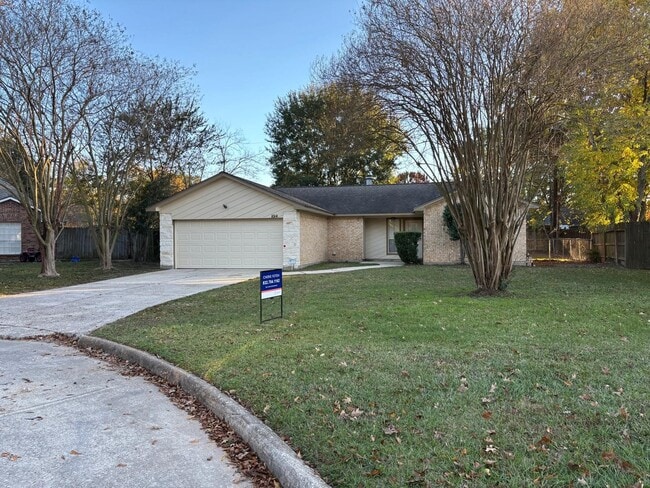 1014 Stoneleigh Ct in Tomball, TX - Building Photo - Building Photo