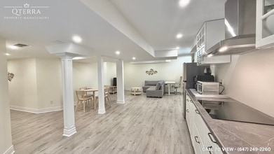4762 Doug Wright Dr in Burlington, ON - Building Photo - Building Photo