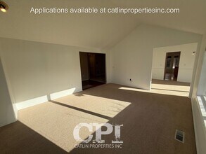 109 Kalama River Rd in Kalama, WA - Building Photo - Building Photo