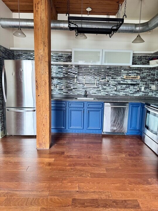 215 Main St in Brockton, MA - Building Photo