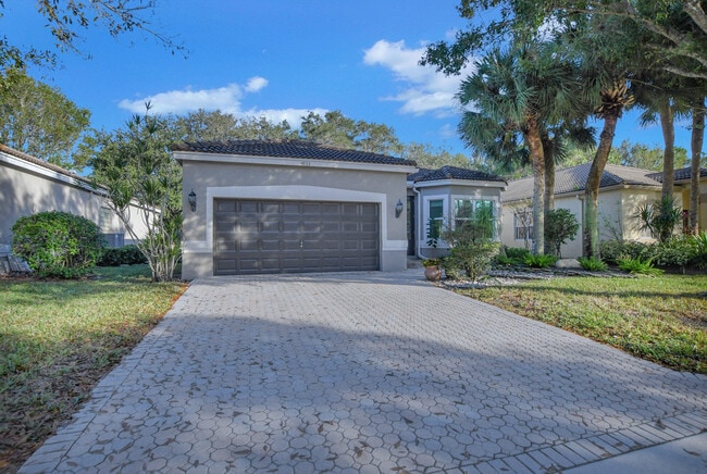 4893 NW 59th Ct