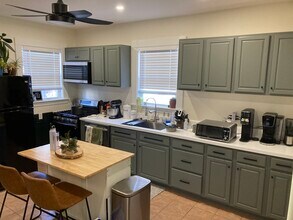 342 Crescent St, Unit 342-1 in Waltham, MA - Foto de edificio - Building Photo