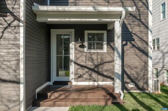 1501 E Market St in Charlottesville, VA - Building Photo - Building Photo