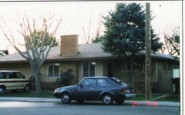 1524 Goldenwood Dr in Modesto, CA - Building Photo