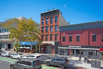 230 Washington St in Hoboken, NJ - Building Photo - Building Photo