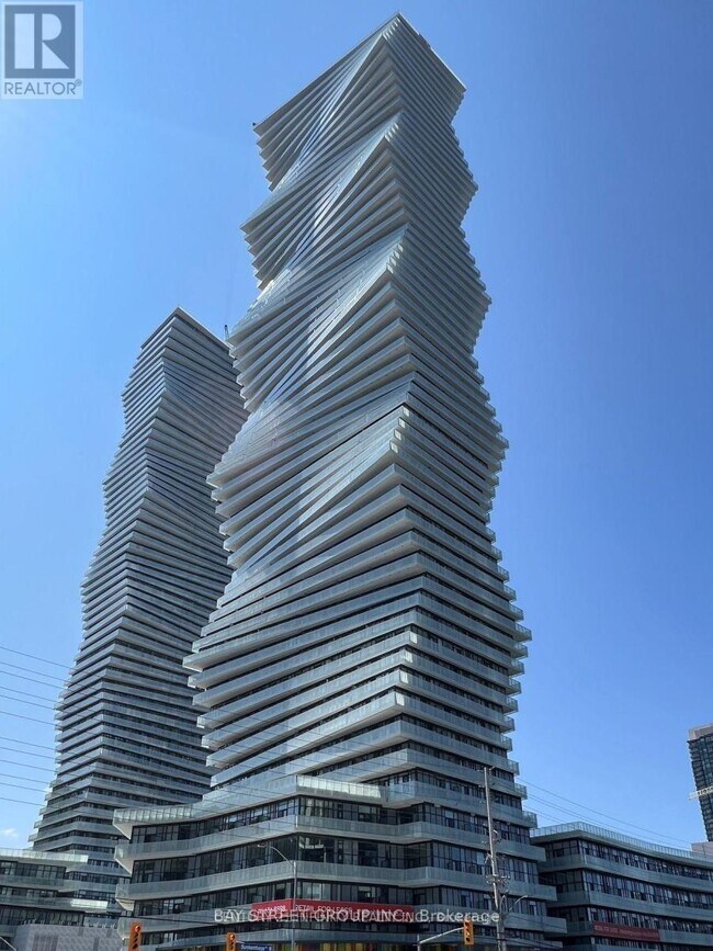 3900 Confederation Pkwy in Mississauga, ON - Building Photo - Building Photo