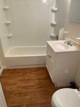 1045 Middlesex St-Unit -B in Lowell, MA - Foto de edificio - Building Photo