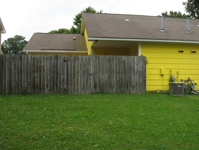 3605 Pine Knoll Dr in Raleigh, NC - Building Photo - Building Photo