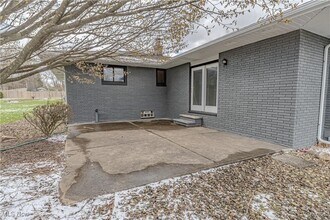 9135 Vista Dr in North Royalton, OH - Building Photo - Building Photo