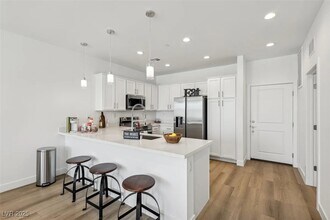 10551 Prospering Vly Wy in Las Vegas, NV - Building Photo - Building Photo