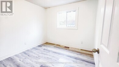 46 Stainforth Dr in Toronto, ON - Building Photo - Building Photo