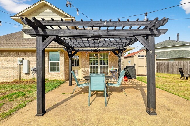 1308 Roanoke Ct in College Station, TX - Building Photo - Building Photo