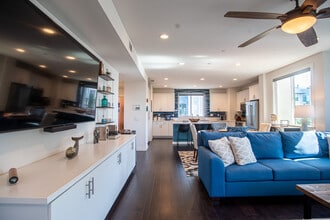 1562- Vista del Mar Way in Oceanside, CA - Building Photo - Building Photo