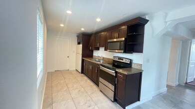 1442 NW 61st St in Miami, FL - Building Photo - Building Photo