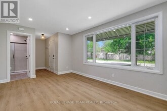 1952 Othello Ave in Ottawa, ON - Building Photo - Building Photo