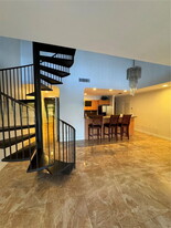 15077 Montrose Rd in Miami Lakes, FL - Building Photo