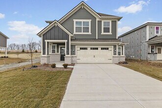 15274 Farrington Rd in Fishers, IN - Building Photo - Building Photo