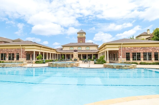 Crest Manor