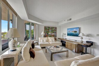 100 SE 5th St in Boca Raton, FL - Building Photo - Building Photo