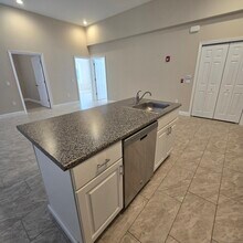 165 Hill St in Bristol, CT - Building Photo - Building Photo