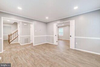 9201 Wyeth Ln in Burke, VA - Building Photo - Building Photo