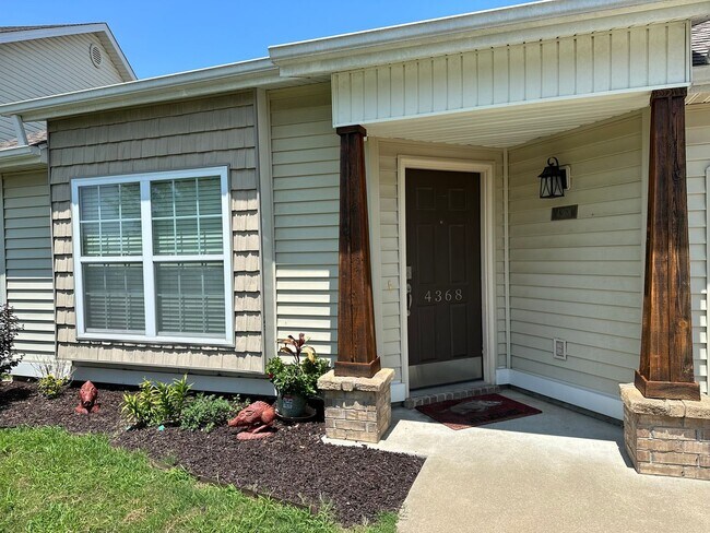 4368 W Pecan St in Fayetteville, AR - Building Photo - Building Photo