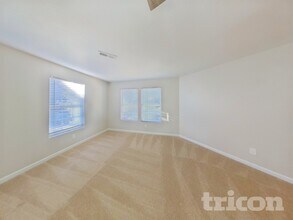 1332 Waterlily Lane in Charlotte, NC - Foto de edificio - Building Photo