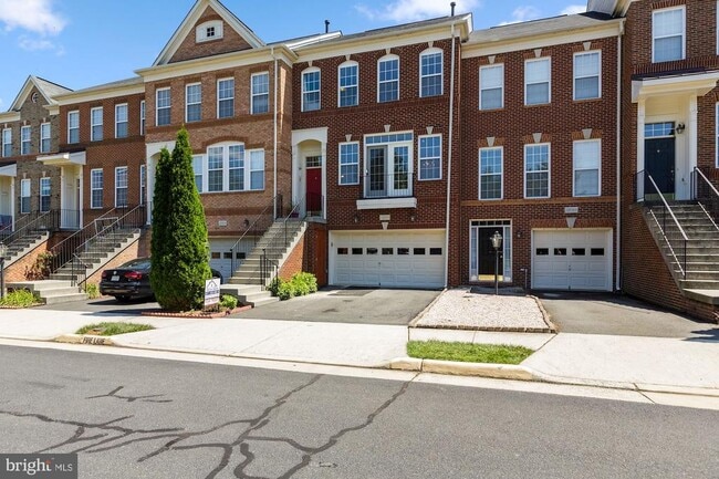 property at 22054 Dilworth Square