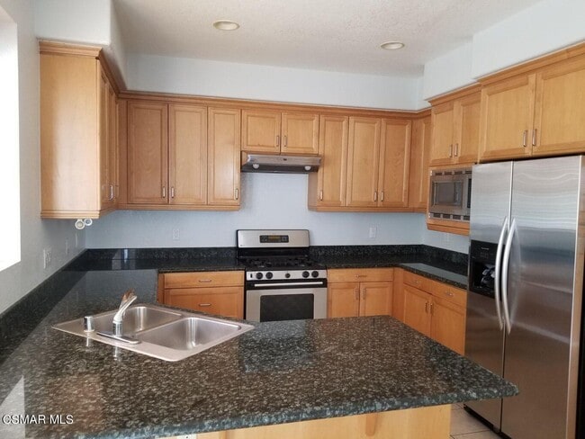 5616 Etiwanda Ave in Los Angeles, CA - Building Photo - Building Photo