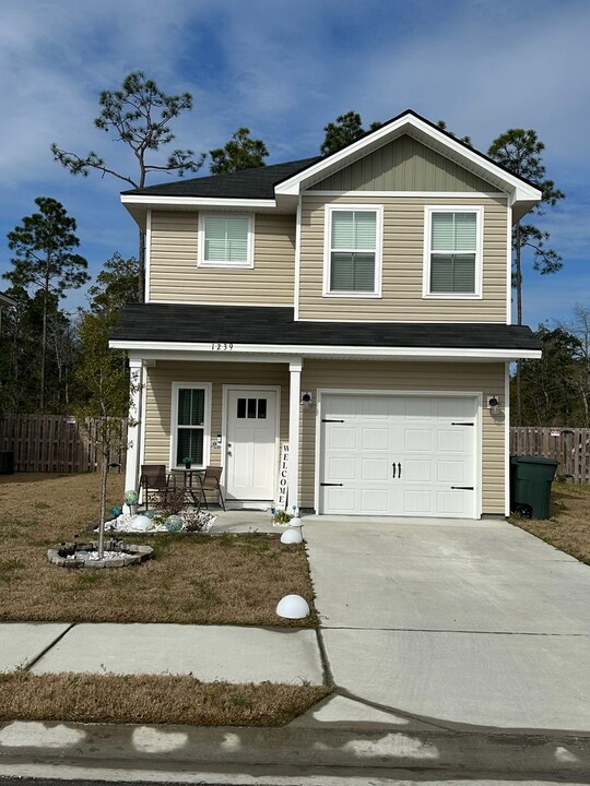 1239 Grayson Ave in Hinesville, GA - Building Photo