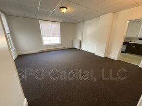 31 W 3rd St in Waynesboro, PA - Building Photo - Building Photo