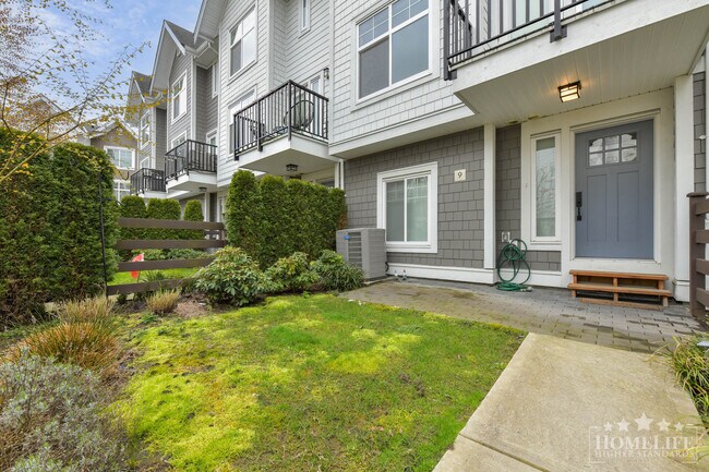 14541 Winter Crescent in Surrey, BC - Building Photo - Building Photo