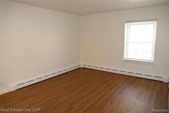 271 W Maple Rd in Birmingham, MI - Building Photo - Building Photo