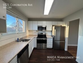 5521 Coronation Ave in Windsor, ON - Building Photo - Building Photo