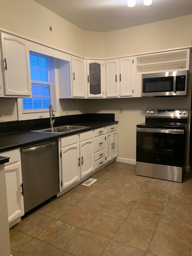 44 W Pacemont Rd in Columbus, OH - Foto de edificio - Building Photo