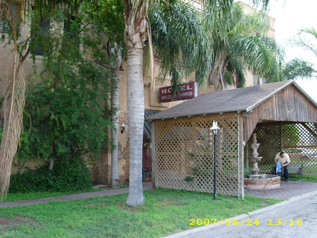 Historic Mercedes Hotel & Apartments in Mercedes, TX - Building Photo