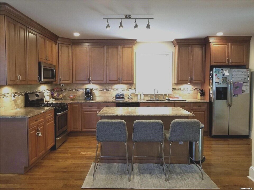 471 Webster Ave in New Rochelle, NY - Building Photo