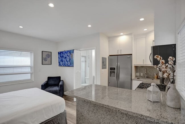 property at 37 Hendricks Isle