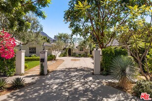 4218 Warner Blvd in Burbank, CA - Building Photo