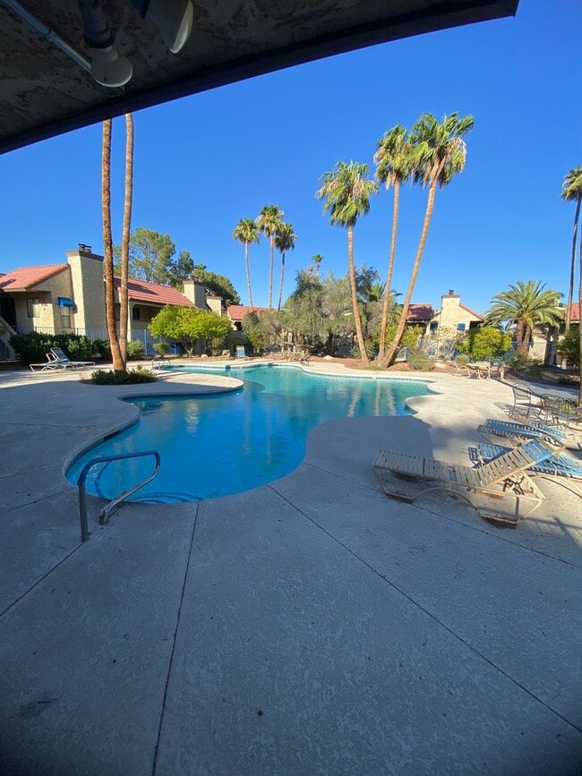 4706 O'Bannon Dr in Las Vegas, NV - Foto de edificio - Building Photo