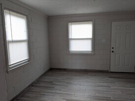 2945 Schofield Ave, Unit 2945 in Indianapolis, IN - Building Photo