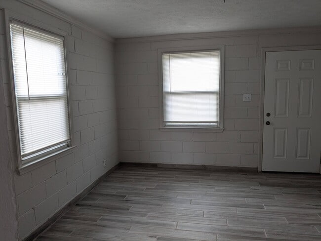 2945 Schofield Ave, Unit 2945