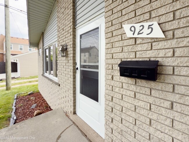 property at 925 3rd St
