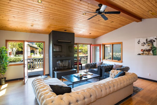 432 Howland Canal in Venice, CA - Foto de edificio - Building Photo