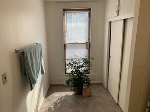 731 Broadway St, Unit 0.5 in Eau Claire, WI - Building Photo - Building Photo