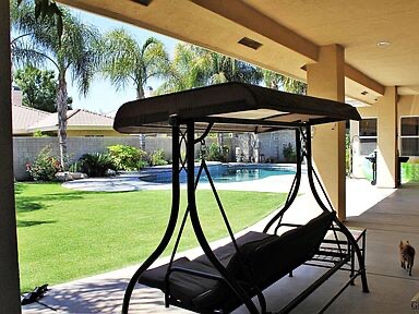 12309 Thornwood Dr in Bakersfield, CA - Foto de edificio