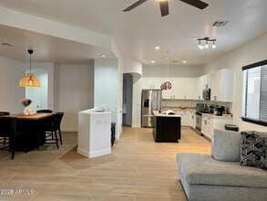 18663 W Sunrise Dr in Goodyear, AZ - Foto de edificio - Building Photo