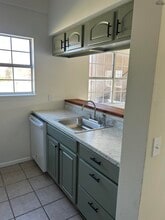 223 W Bryan Ave in Electra, TX - Foto de edificio - Building Photo